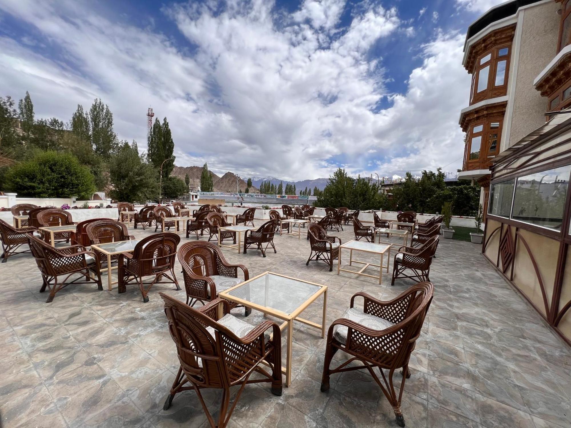 Hotel New Glacier View Leh Exterior photo